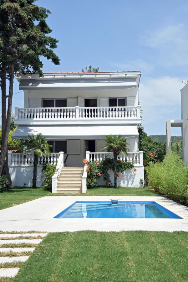 Divine Villa Toroni